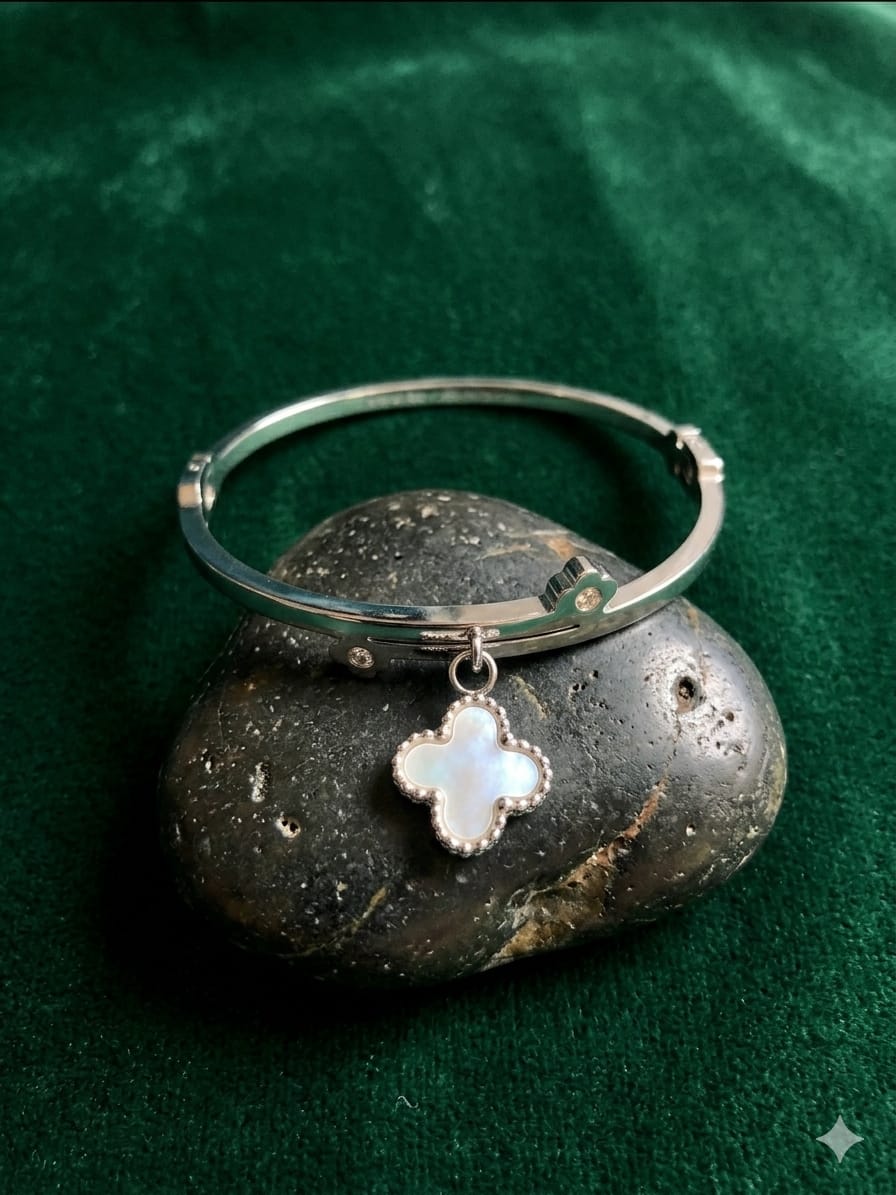 Opaline charm bracelet
