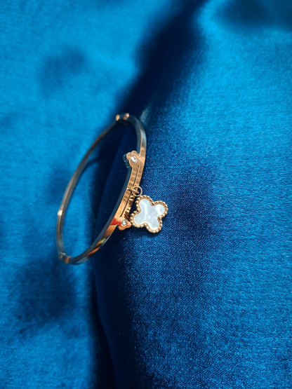Stella clover bracelet