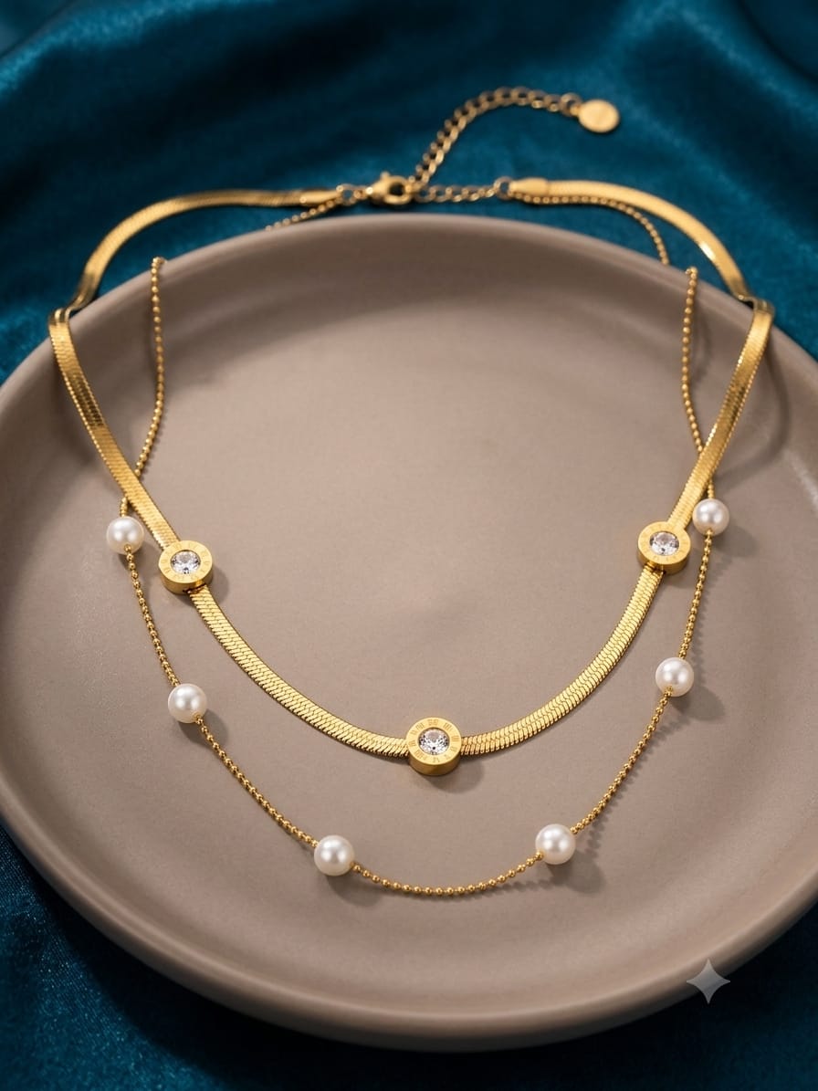 Signature pearl chain