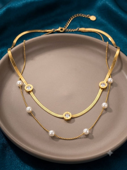 Signature pearl chain