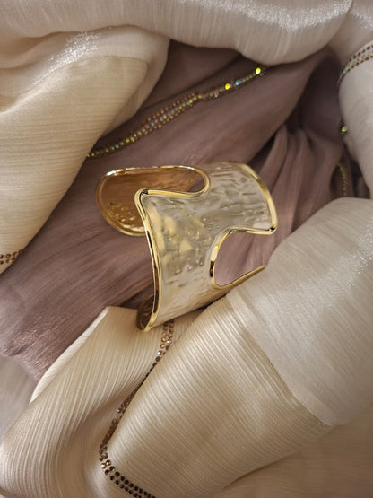 Turkish broad white and gold tone kada TK5
