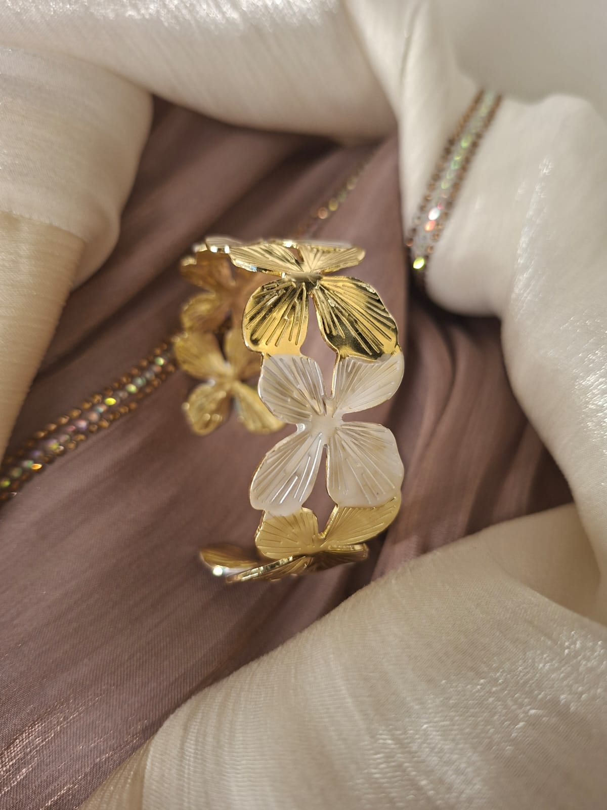 Turkish broad white and gold tone kada Tk7