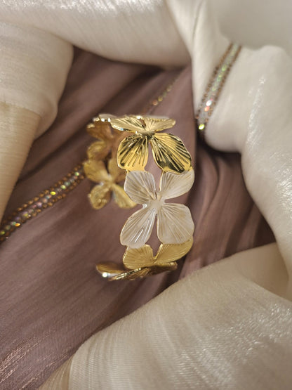Turkish broad white and gold tone kada Tk7